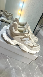 Tênis NB 9060 Taupe em Couro Camurça