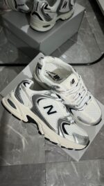 Tênis NB 530 Offwhite / Prata - Imagem 2