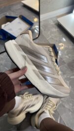 Tênis Adizero Champagne